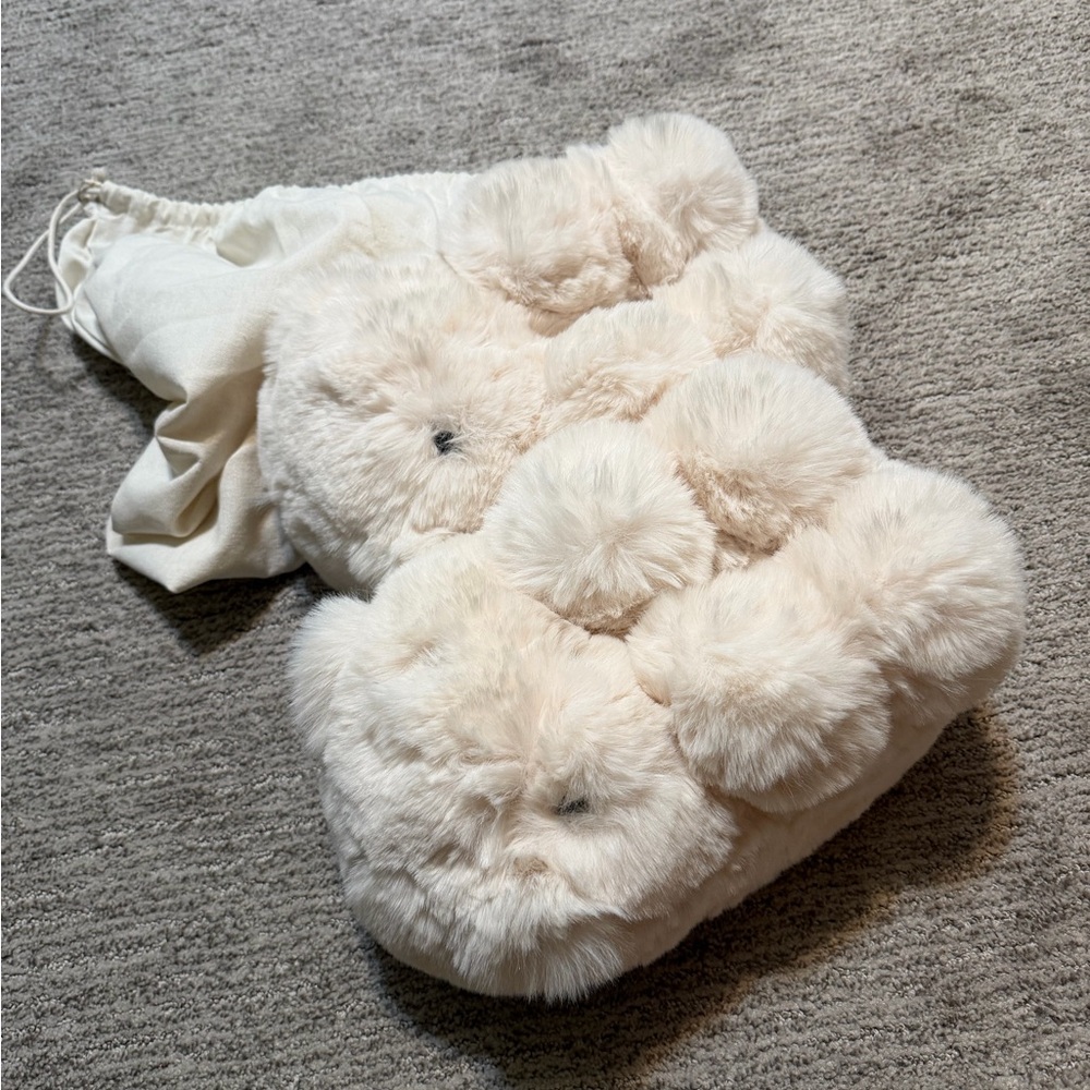 NWT SKIMS Teddy Bear Slippers - Picture 4 of 7